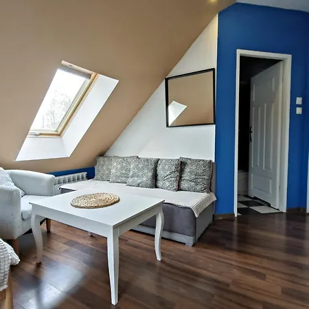 山林小屋 